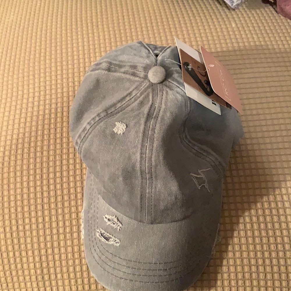 NWT Ponytail Cap